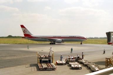 1992�N10���@�{��